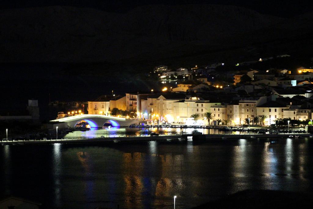 Apartments Sv. Jelena 2 Pag Town Extérieur photo
