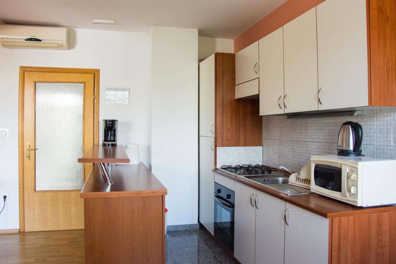 Apartments Sv. Jelena 2 Pag Town Extérieur photo
